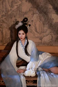 Ethereal Moonlight: Nan Qiao’s Captivating Mid-Autumn Fashion Editorial-14