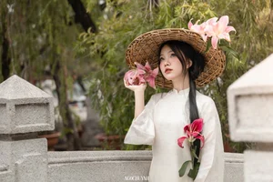 Ethereal Muse in the Bamboo Forest: A Poetic Traditional Journey-8