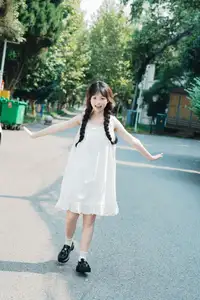 Charming Qi E Luo Bo Guai in YiTuYu Vol.8726: Pure Beauty in an Old Setting-7