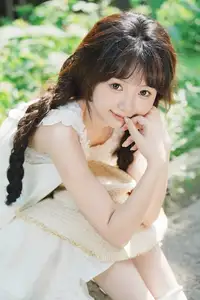 Charming Qi E Luo Bo Guai in YiTuYu Vol.8726: Pure Beauty in an Old Setting-5