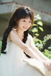 Charming Qi E Luo Bo Guai in YiTuYu Vol.8726: Pure Beauty in an Old Setting-14