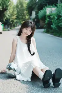 Charming Qi E Luo Bo Guai in YiTuYu Vol.8726: Pure Beauty in an Old Setting-22