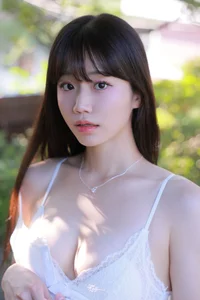 Cozy Aesthetic: Sweetbox Yui’s Teddy Bear Editorial – A Dreamy Visual Journey-10