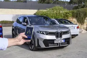 Discover the All-New Electric BMW iX3: AI Virtual Assistant and Smart Interaction Technology-9