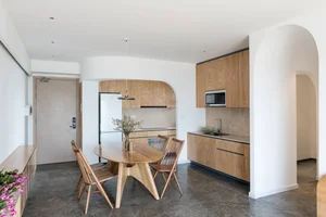 2026 Kitchen Design Trends: Aesthetic Floor-to-Ceiling Cabinets for Maximum Storage and a Dust-Free, Minimalist Look in Modern Homes-6