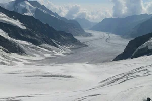 Discover the Breathtaking Glaciers of the Jungfrau-Aletsch UNESCO World Heritage Site: A Pristine Journey Through the Majestic Swiss Alps-5