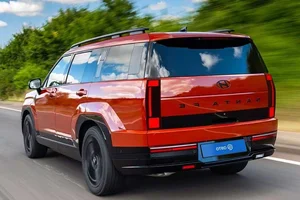 Exclusive Preview: The Futuristic 2027 Hyundai Santa Fe Facelift Redefines Modern Luxury SUV Design and Performance-6