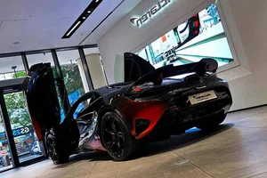 Stunning McLaren 750S Spider MSO Orange Coriolis: A Masterpiece of Performance and Bespoke Luxury Engineering-5