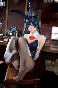 Coser Jiu Qi Miao Transforms into Ryūka Fisaki Bunny Girl: A Dazzling Blue Archive Cosplay-17