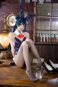 Coser Jiu Qi Miao Transforms into Ryūka Fisaki Bunny Girl: A Dazzling Blue Archive Cosplay-25
