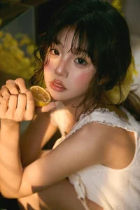Lemony Summer Aesthetic: Art Language Vol.9345 Featuring Xiao Xin Yi Yi - Vibrant Portrait Photography and Sun-Kissed Seasonal Style Inspiration-13