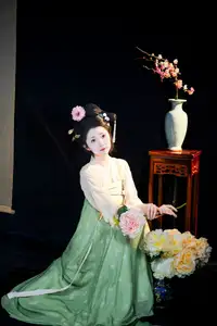 Tu Ya W in YiTuYu Vol.8680: Classical Beauty & Peony Elegance-10