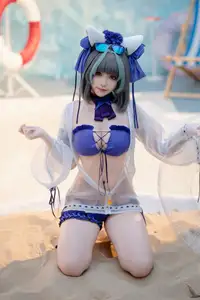 Coser Bangni Transforms into Alluring Swimsuit Cheshire on the Beach - (87P)-12