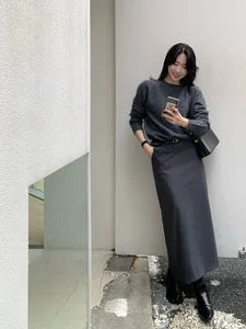 2026 Long Skirt Trends: Elegant Maxi and Midi Skirt Outfit Ideas for the Modern Woman to Stay Stylish All Year Round-0