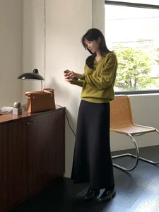 2026 Long Skirt Trends: Elegant Maxi and Midi Skirt Outfit Ideas for the Modern Woman to Stay Stylish All Year Round-7