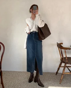 2026 Long Skirt Trends: Elegant Maxi and Midi Skirt Outfit Ideas for the Modern Woman to Stay Stylish All Year Round-8