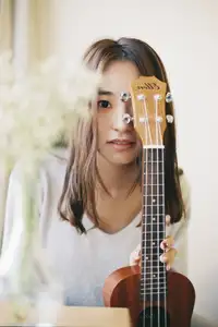 YiTuYu Vol.8699: Xiao Jing's Serene Beauty with Baby's Breath – A Glimpse into Tranquil Moments-12