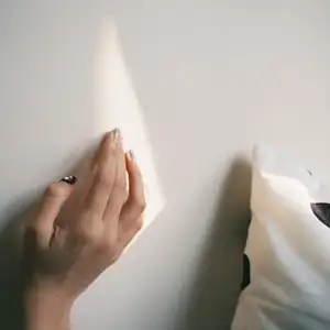 YiTuYu Vol.8699: Xiao Jing's Serene Beauty with Baby's Breath – A Glimpse into Tranquil Moments-15