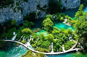 Majestic Waterfall Beauty: Explore Pristine Nature in Vietnam's National Parks-3