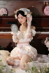 Elegant Portrait Photography: YiTuYu Art Language Vol.9222 featuring Suan Nai Jia Xin Hao Hao Ci – Stunning 18-Image Aesthetic Collection-14