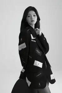 Jing Zi's Elegant Allure: Discover YiTuYu Vol.8698 Collection's Mysterious Black Style-27