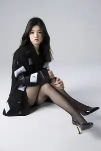 Jing Zi's Elegant Allure: Discover YiTuYu Vol.8698 Collection's Mysterious Black Style-10