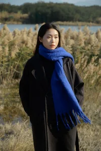 Ethereal Winter Lakeside Portrait Session with Ban Ge Yue Liang: YiTuYu Art Language Vol.9334 Aesthetic Photography Collection-7