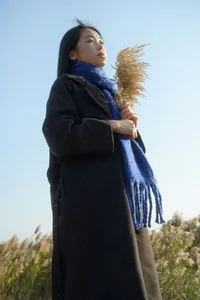 Ethereal Winter Lakeside Portrait Session with Ban Ge Yue Liang: YiTuYu Art Language Vol.9334 Aesthetic Photography Collection-3