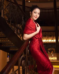 Stunning Miss and Runners-up grace the VUNGOC&SON red carpet-4