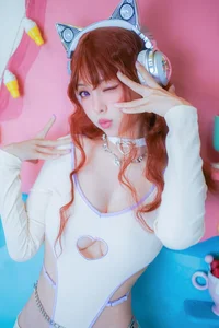 Y2K Cyber Cat Vibes: A Futuristic Fashion Journey with Coser Ely_eee-14