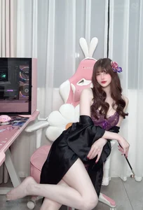 Stunning Aesthetic Selfies and Cosplay Photography by Model Lu Ba Sui - Exclusive 33P Image Collection and Video Preview-1