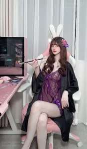 Stunning Aesthetic Selfies and Cosplay Photography by Model Lu Ba Sui - Exclusive 33P Image Collection and Video Preview-4