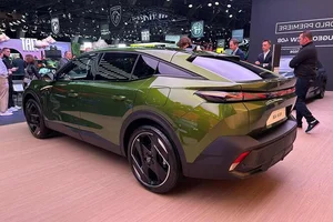 New Peugeot 2008 Iconic Limited: Sleek Design, Advanced Tech, and the Ultimate Compact SUV Experience for Modern Drivers-7