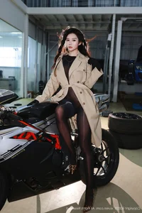 Nan Qiao XiuRen No.10788: Bold Elegance Meets Industrial Power in a Stunning Visual Story-21