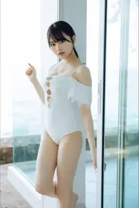 Usa Hiiragi's Youthful Charm: Exclusive Gravure from Young Champion - JP Usa Hiiragi-33