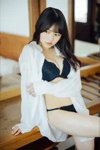 Usa Hiiragi's Youthful Charm: Exclusive Gravure from Young Champion - JP Usa Hiiragi-17