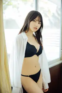 Usa Hiiragi's Youthful Charm: Exclusive Gravure from Young Champion - JP Usa Hiiragi-8
