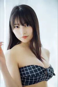 Usa Hiiragi's Youthful Charm: Exclusive Gravure from Young Champion - JP Usa Hiiragi-6