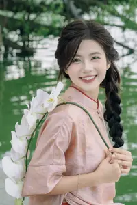 Rising Star Quynh Trang (2001): Sweet Beauty Dominating VTV Screens.-6