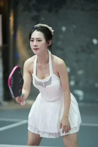 Pickleball Chic: How Yen Xoi Blends Athleticism With Effortless Elegance On Court-7