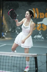 Pickleball Chic: How Yen Xoi Blends Athleticism With Effortless Elegance On Court-1