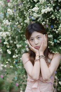 Stunning Portrait Photography: YiTuYu Art Language Vol.9140 Featuring Gao Leng Xiao Bie Tu – Aesthetic Fashion and Elegant Visuals-9