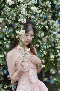 Stunning Portrait Photography: YiTuYu Art Language Vol.9140 Featuring Gao Leng Xiao Bie Tu – Aesthetic Fashion and Elegant Visuals-12