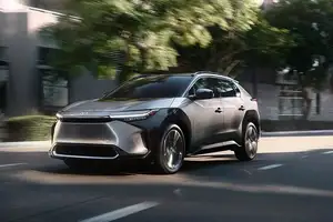 Toyota bZ4X: New Electric SUV from 1.2 Billion VND in Southeast Asia, Will it Come to Vietnam?-6