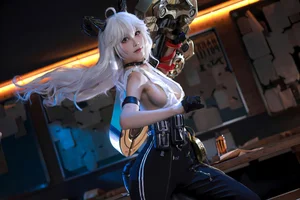 Surreal Beauty: Coser Shui Miao Aqua as Zhezhi in Wuthering Waves-4