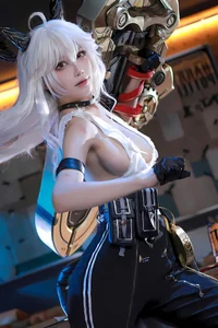 Surreal Beauty: Coser Shui Miao Aqua as Zhezhi in Wuthering Waves-0