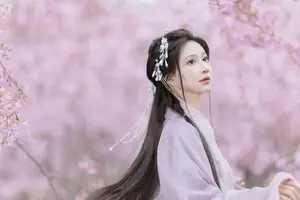 Ethereal Beauty: Qi Luo Sheng De Xiao Su Su Amidst Cherry Blossoms - YiTuYu Vol.8793-5