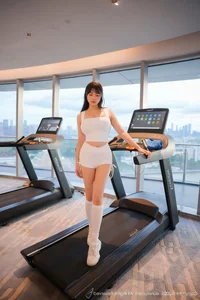 Gym Chic: Ruan Qing's Stunning Fitness-Inspired Photoshoot-22