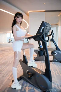 Gym Chic: Ruan Qing's Stunning Fitness-Inspired Photoshoot-28