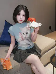 XiuRen Model Zhi Zhi: Adorable Moments of the 'Chicken-Loving Girl' - Part 1-12